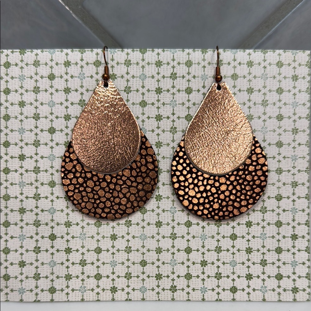 Copper/rose gold Teardrop leather Earrings